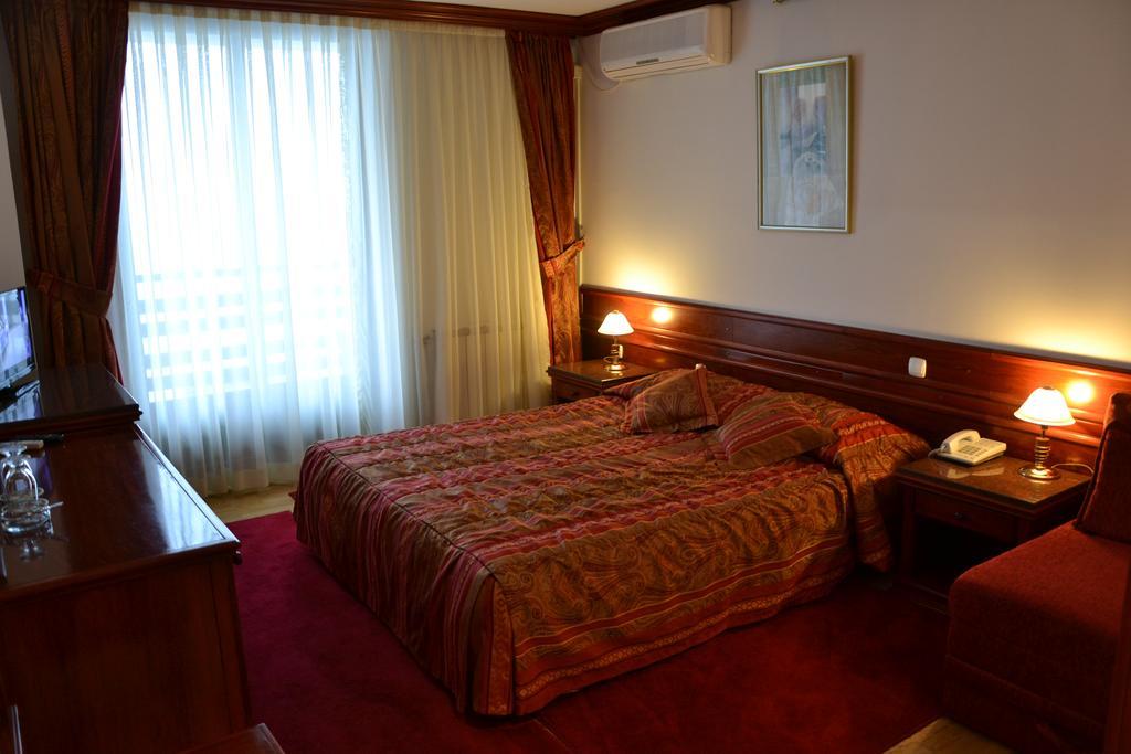 Hotel Dva Bisera Lagadin Exterior foto