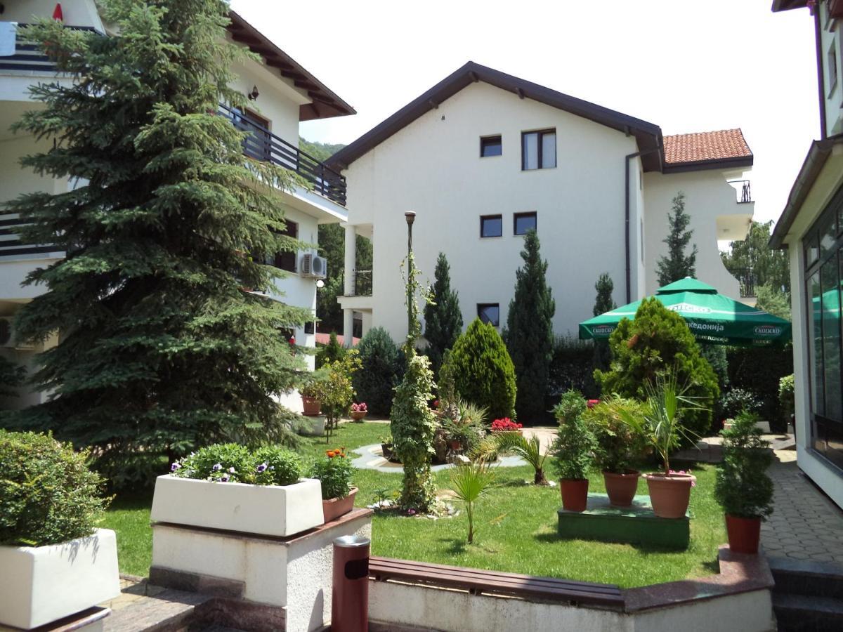 Hotel Dva Bisera Lagadin Exterior foto