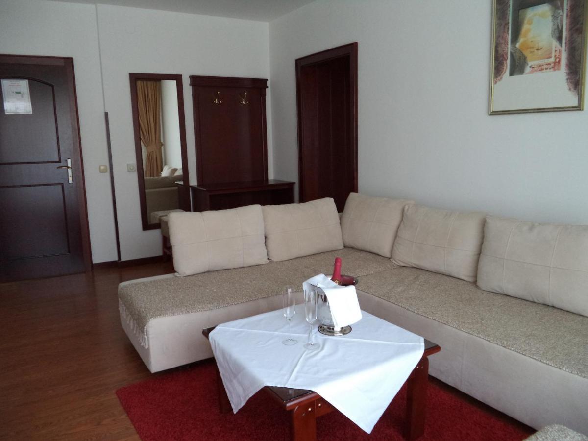 Hotel Dva Bisera Lagadin Habitación foto
